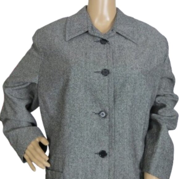 Vanity Fair Elegant Grey Suit - Picture 2 of 13